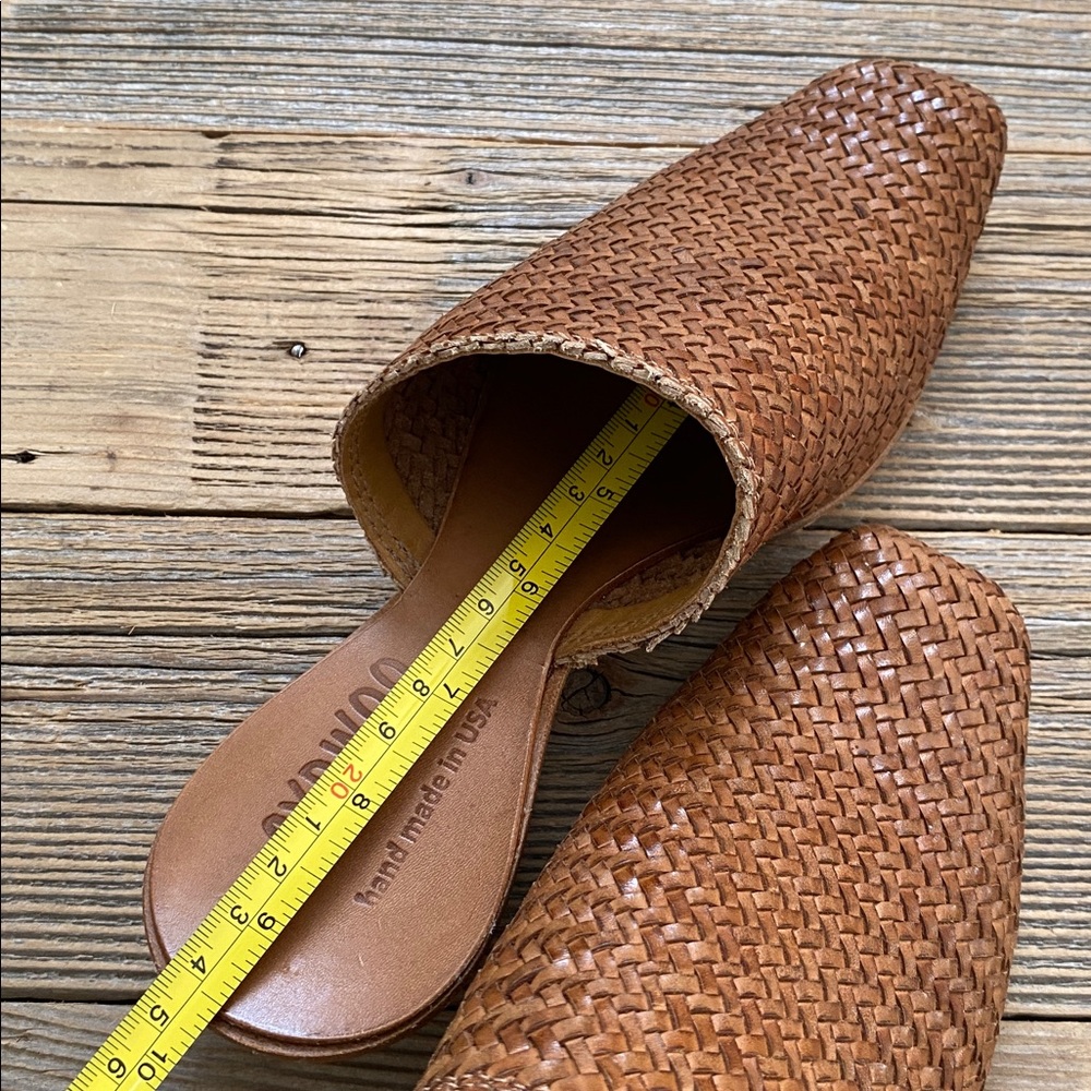 Cydwoq East SM Vintage Mule. Tan. 37. Hand made in USA. - Picture 6 of 6